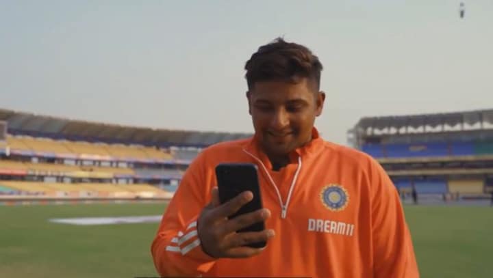 Watch: Sarfaraz Khan gets a surprise call from brother Musheer after India debut