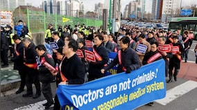 South Korea trainee doctors defy govt's warning, stay away from duty on deadline day