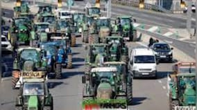 Spain: Tractors choke city streets as farmers protest EU policy