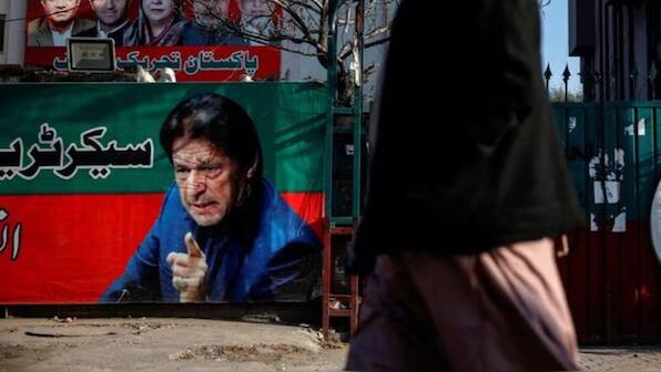 Pakistan: Political uncertainty after indecisive election poses threat to secure IMF deal