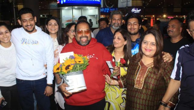 WATCH: Shankar Mahadevan returns to India after first Grammy win, distributes chocolates at airport WATCH: Shankar Mahadevan returns to India after first Grammy win, distributes chocolates at airport
