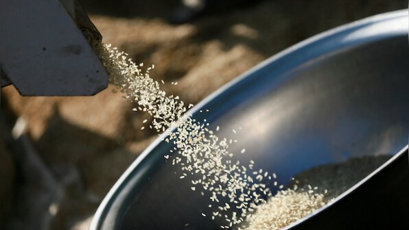 Nigerians eating 'throw-away' rice amid cost of living crisis