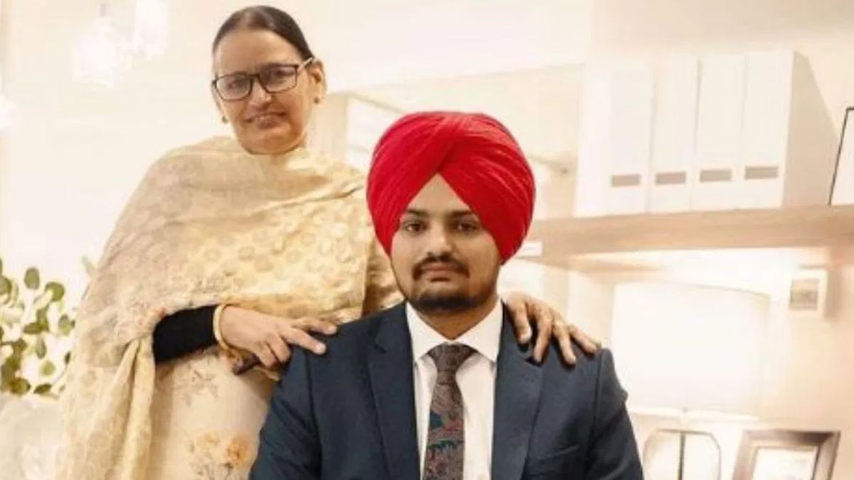 Late singer Sidhu Moosewala's mother pregnant, family expecting second child in March: Reports Late singer Sidhu Moosewala's mother pregnant, family expecting second child in March: Reports
