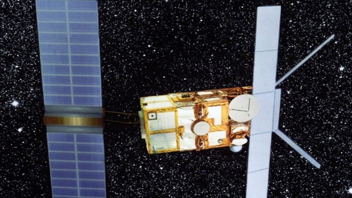 The ERS-2 gathered data on Earth's atmosphere and climate change during its 16-year lifespan. Image Courtesy: The European Space Agency The ERS-2 gathered data on Earth's atmosphere and climate change during its 16-year lifespan. Image Courtesy: The European Space Agency