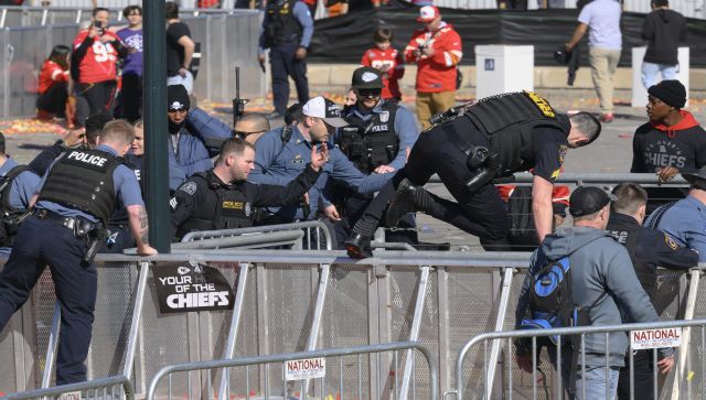 How fans took on a gunman at Kansas City Chiefs Super Bowl parade in the US How fans took on a gunman at Kansas City Chiefs Super Bowl parade in the US