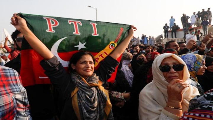 Pakistan Polls 2024: Imran Khan’s party threatens agitation if complete results not declared by midnight