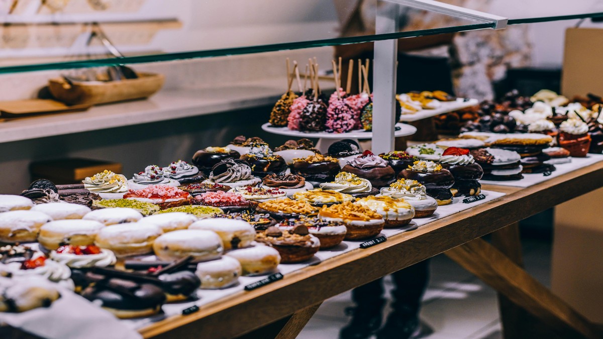 Have a sweet tooth? What are the reasons behind food cravings? Have a sweet tooth? What are the reasons behind food cravings?