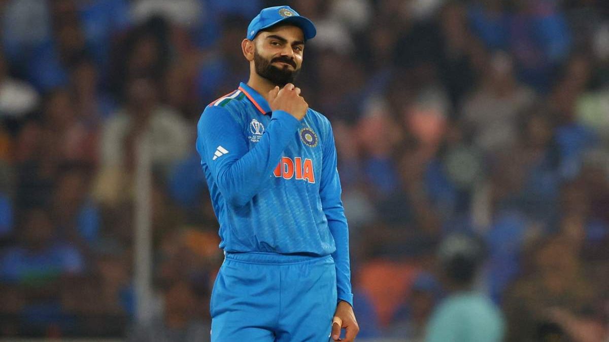 Virat Kohli’s photo with daughter Vamika at a restaurant goes viral Virat Kohli’s photo with daughter Vamika at a restaurant goes viral