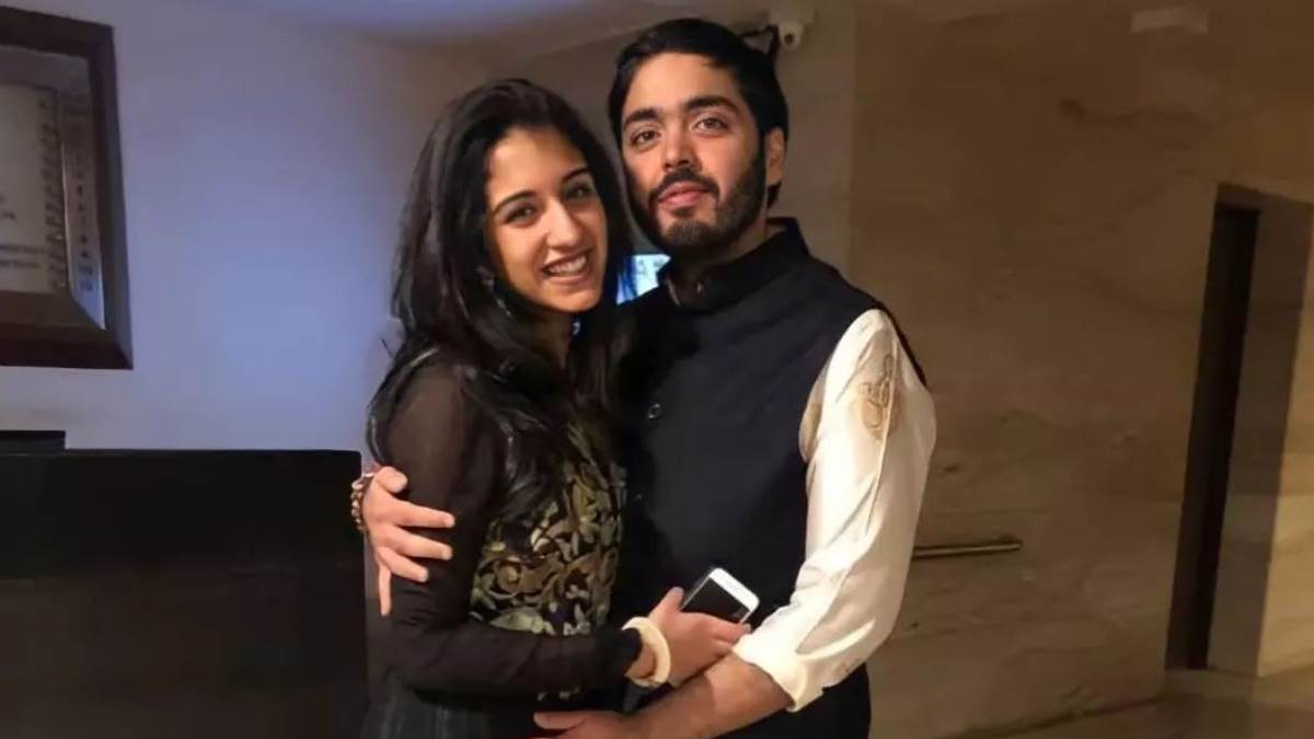 Watch: Priyanka Chopra's mom Madhu Chopra heads to Jamnagar for Anant Ambani-Radhika Merchant's pre-wedding bash Watch: Priyanka Chopra's mom Madhu Chopra heads to Jamnagar for Anant Ambani-Radhika Merchant's pre-wedding bash
