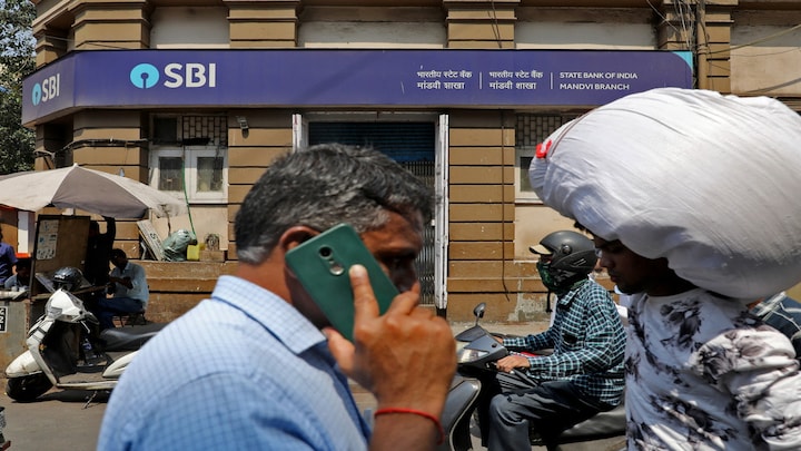 What is the unique code on electoral bonds that Supreme Court has told SBI to disclose?