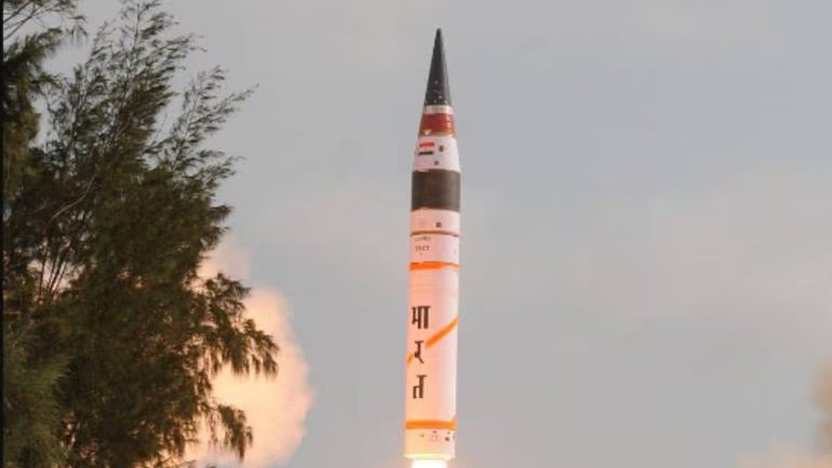 The multiple independently targetable re-entry vehicle (MIRV)-equipped Agni-5 missile underwent a successful test on Monday The multiple independently targetable re-entry vehicle (MIRV)-equipped Agni-5 missile underwent a successful test on Monday