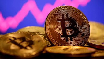 Within hours of peaking at an all-time high of $69,192 on Tuesday, Bitcoin crashed to $63,591 Wednesday morning. This was mainly driven by the fact that a massive number of traders and amateur investors decided to cash in by selling off their digital