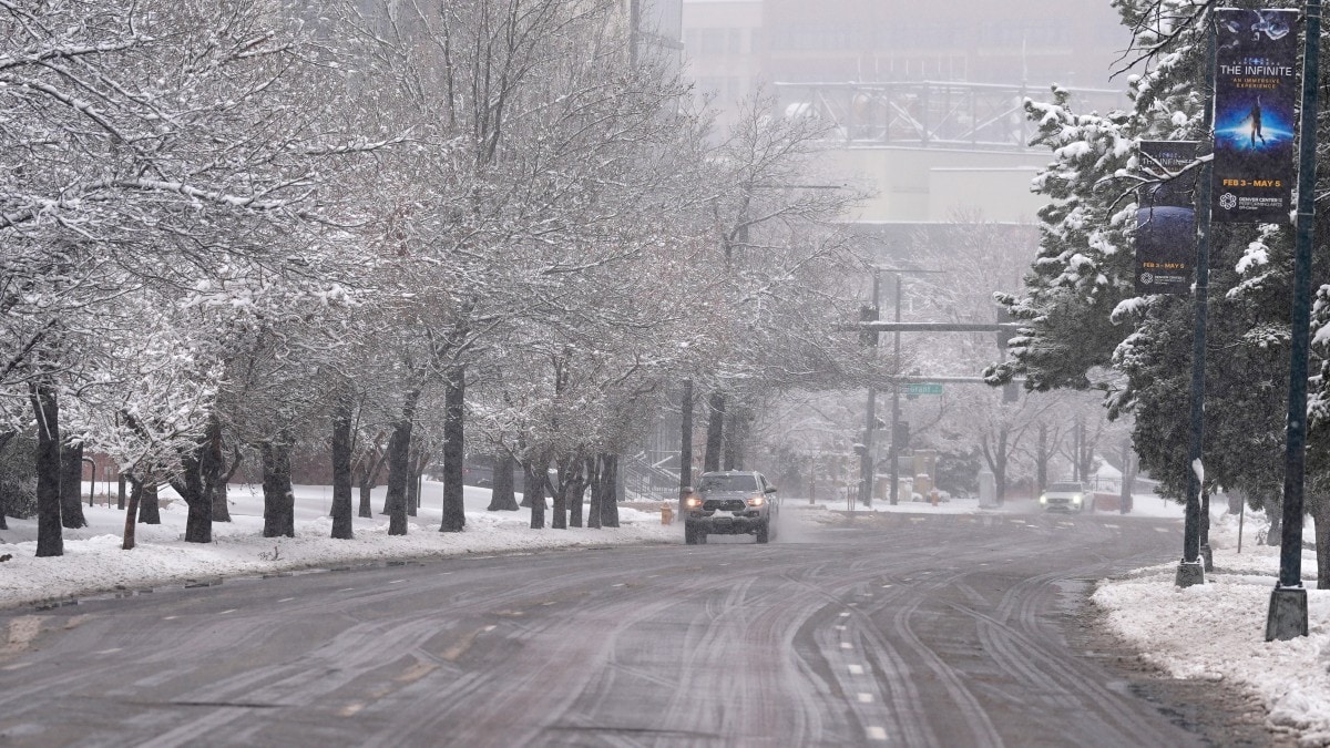 From warnings of 'bomb cyclone' to winter storm, US reels through bad weather ahead of Thanksgiving