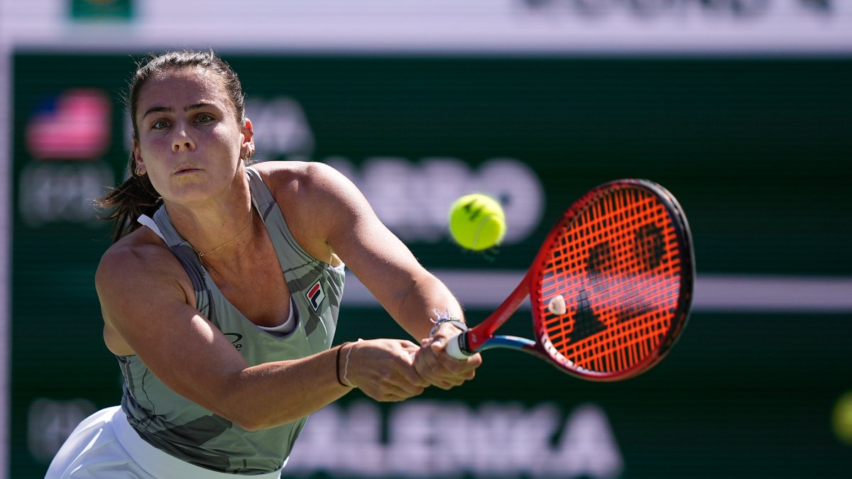 Emma Navarro in action during her Indian Wells Open last-16 clash against Aryna Sabalenka. AP Emma Navarro in action during her Indian Wells Open last-16 clash against Aryna Sabalenka. AP