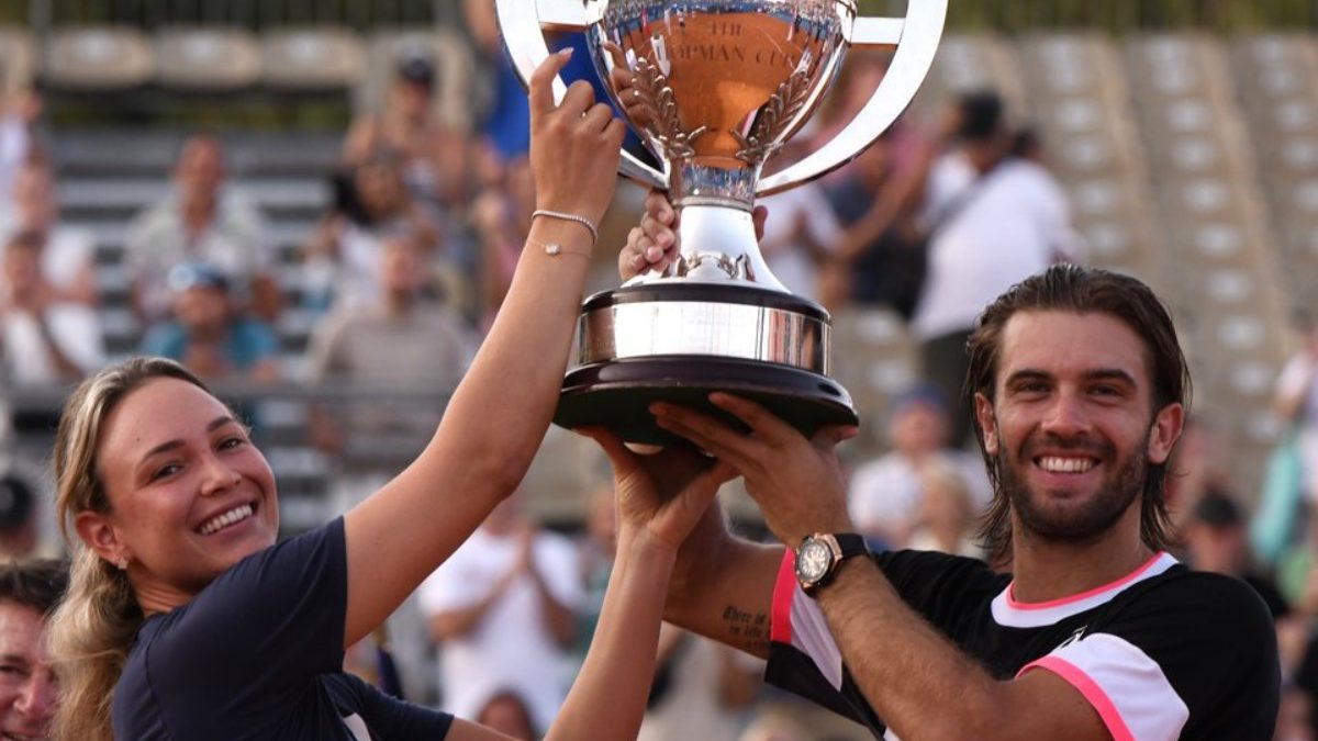 Donna Vekic and Borna Coric, of Croatia, lift the 2023 Hopman Cup trophy after beating Switzerland in the final. Image: Twitter/Hopman Cup Donna Vekic and Borna Coric, of Croatia, lift the 2023 Hopman Cup trophy after beating Switzerland in the final. Image: Twitter/Hopman Cup