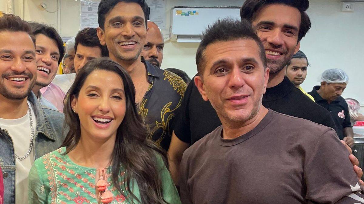Kunal Kemmu and Riteish Sidhwani enjoy Iftaar party as they celebrate ...
