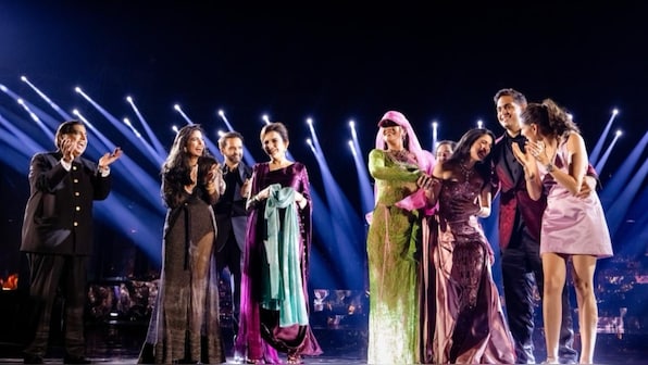 Rihanna gets joined by Mukesh Ambani and family on stage, Anant and ...