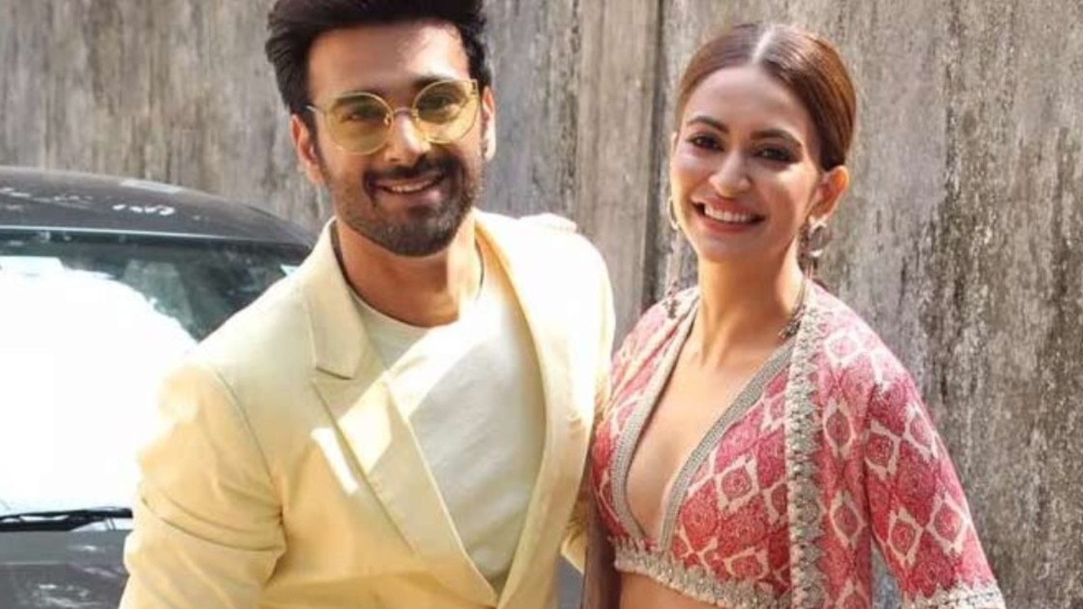 Pulkit Samrat, Kriti Kharbanda's beach-themed wedding invite goes viral; couple to tie the knot in March Pulkit Samrat, Kriti Kharbanda's beach-themed wedding invite goes viral; couple to tie the knot in March