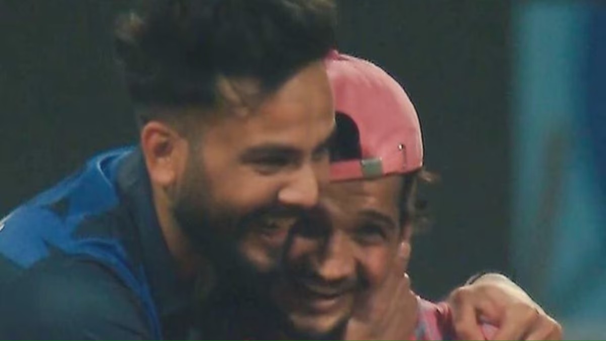 ‘Nothing over religion’: Elvish Yadav apologises for hugging Munawar Faruqui ‘Nothing over religion’: Elvish Yadav apologises for hugging Munawar Faruqui