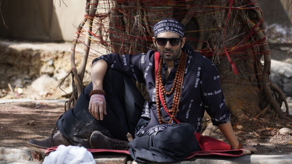 Kartik Aaryan Elevates his entry song for 'Bhool Bhulaiyaa 3' with mega song shoot! Kartik Aaryan Elevates his entry song for 'Bhool Bhulaiyaa 3' with mega song shoot!