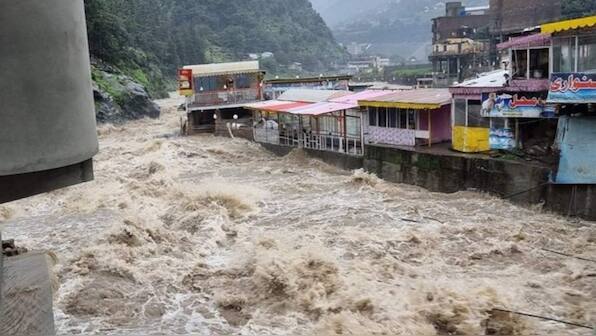 Heavy winter rains in Pakistan kill at least 29 as buildings collapse ...
