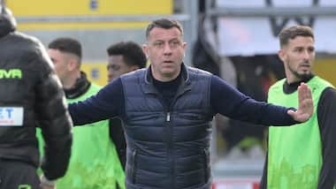 Serie A: Lecce sack coach Roberto D’Aversa after headbutting Verona player