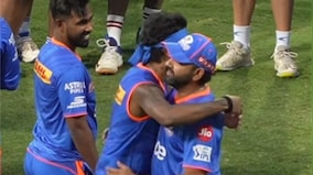 Watch: Hardik Pandya, Rohit Sharma hug it out at Mumbai Indians session
