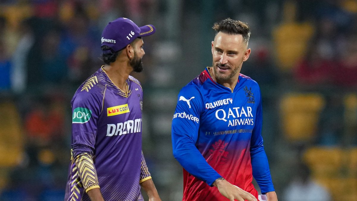 RCB vs KKR, IPL 2024 LIVE: Kolkata Knight Riders captain Shreyas Iyer with his Royal Challengers Bengaluru counterpart Faf du Plessis at the toss during Match 10 of IPL 2024 in Bengaluru. PTI RCB vs KKR, IPL 2024 LIVE: Kolkata Knight Riders captain Shreyas Iyer with his Royal Challengers Bengaluru counterpart Faf du Plessis at the toss during Match 10 of IPL 2024 in Bengaluru. PTI