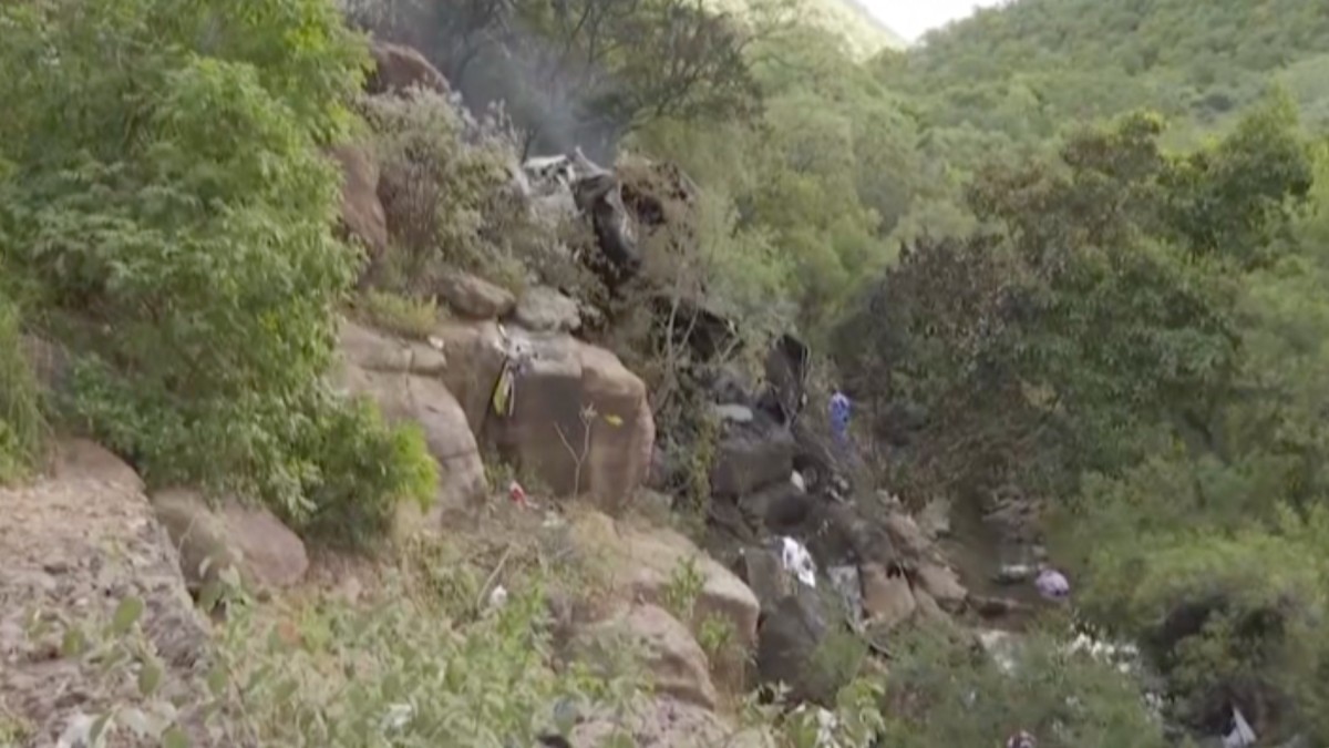 Bus plunges off a bridge in South Africa, killing 45 people. An 8-year-old is only survivor Bus plunges off a bridge in South Africa, killing 45 people. An 8-year-old is only survivor