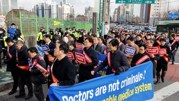 South Korea: Govt orders protesting doctors back to work