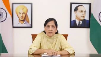 Delhi Chief Minister Arvind Kejriwal's wife Sunit Kejriwal. X/@AamAadmiParty 