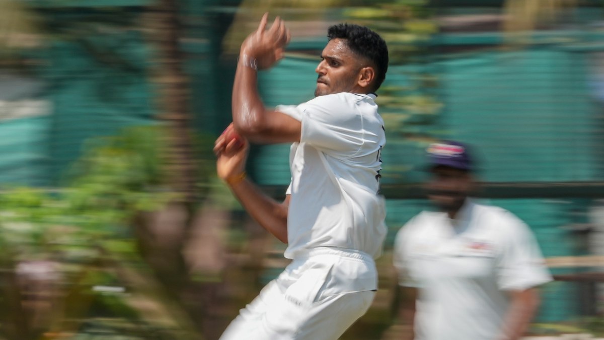 Ranji Trophy: Deshpande, Thakur help Mumbai bowl Tamil Nadu out for 146 on Day 1 of semi-final Ranji Trophy: Deshpande, Thakur help Mumbai bowl Tamil Nadu out for 146 on Day 1 of semi-final