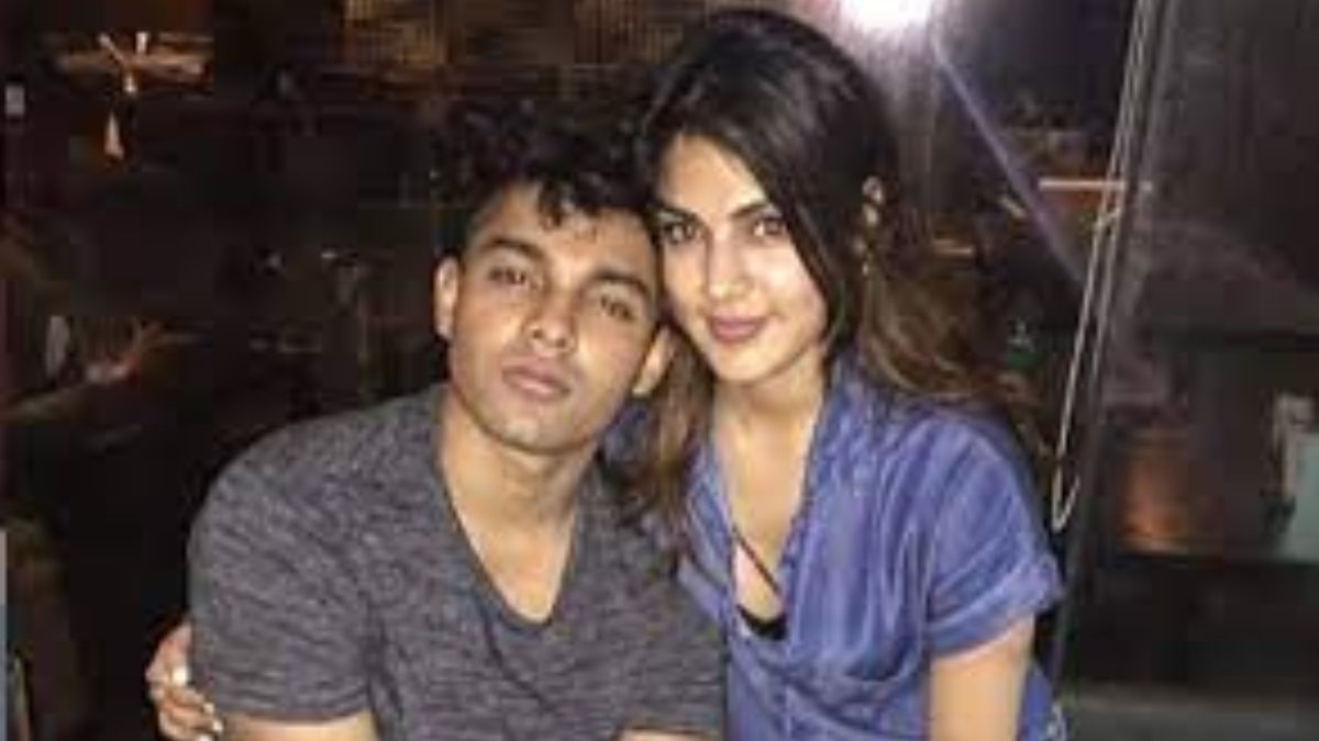 Sushant Singh Rajput's Case: Mumbai court grants permission to Rhea Chakraborty and her brother to travel to Thailand Sushant Singh Rajput's Case: Mumbai court grants permission to Rhea Chakraborty and her brother to travel to Thailand