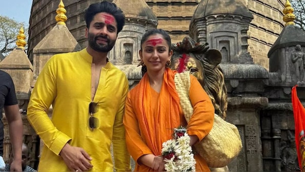 Rakul Preet Singh and Jackky Bhagnani seek blessings at Kamakhya Devi Temple days after Goa wedding