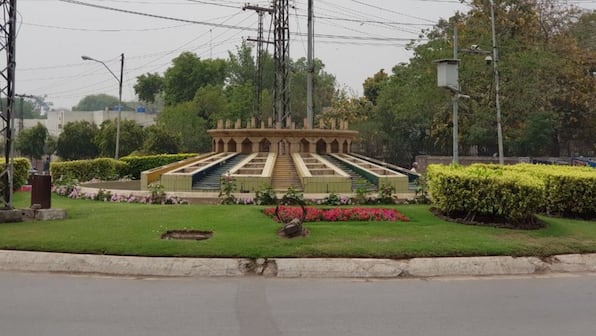 Pak court issues contempt notice to govt officials for not naming Bhagat Singh's execution site after his name despite court order