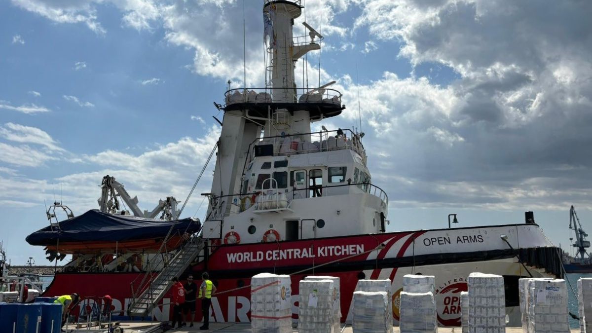 Second aid ship carrying 200 tonnes of food ready to sail off to Gaza Second aid ship carrying 200 tonnes of food ready to sail off to Gaza