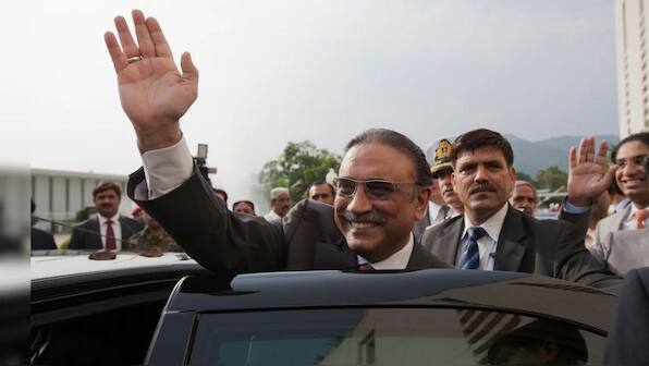 Vantage | Why Pakistan's 'Mr 10%' giving up his salary doesn't matter