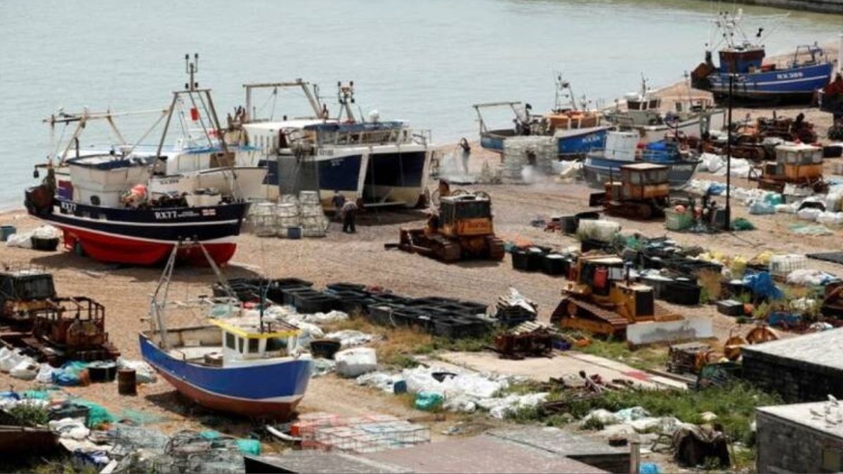 21 Indian fishermen arrested by Sri Lankan Navy for 'poaching', 146 arrested this year 21 Indian fishermen arrested by Sri Lankan Navy for 'poaching', 146 arrested this year