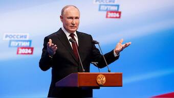 Vladimir Putin speaks at his election campaign headquarters in Moscow, March 17, 2024. REUTERS