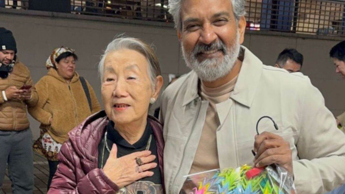 'RRR' director SS Rajamouli 'blown away' by this sweet gesture of 83-year-old female fan in Japan 'RRR' director SS Rajamouli 'blown away' by this sweet gesture of 83-year-old female fan in Japan