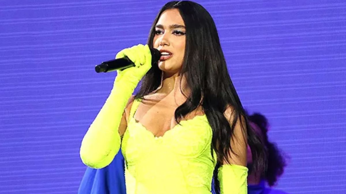Dua Lipa makes history, becomes first female artist to have most tracks in Spotify’s 2 billion club Dua Lipa makes history, becomes first female artist to have most tracks in Spotify’s 2 billion club
