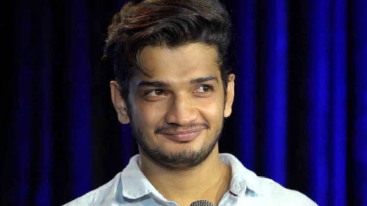 Comedian Munawar Faruqui detained in Mumbai's hookah bar raid; released later after being served notice