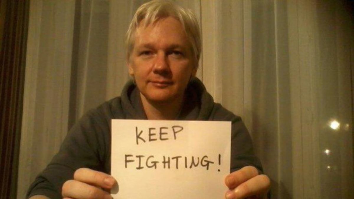 UK court delays WikiLeaks Founder Julian Assange's extradition to US UK court delays WikiLeaks Founder Julian Assange's extradition to US
