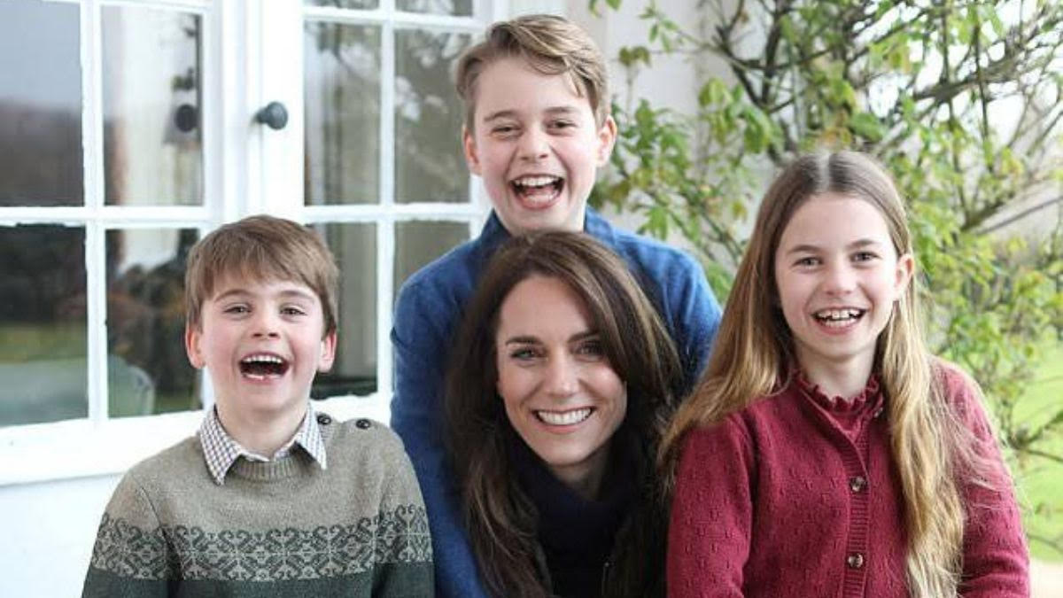 Princess of Wales Kate Middleton apologises for 'confusion' over family photograph shared by Kensington Palace, says, 'Want to express my apologies for…' Princess of Wales Kate Middleton apologises for 'confusion' over family photograph shared by Kensington Palace, says, 'Want to express my apologies for…'