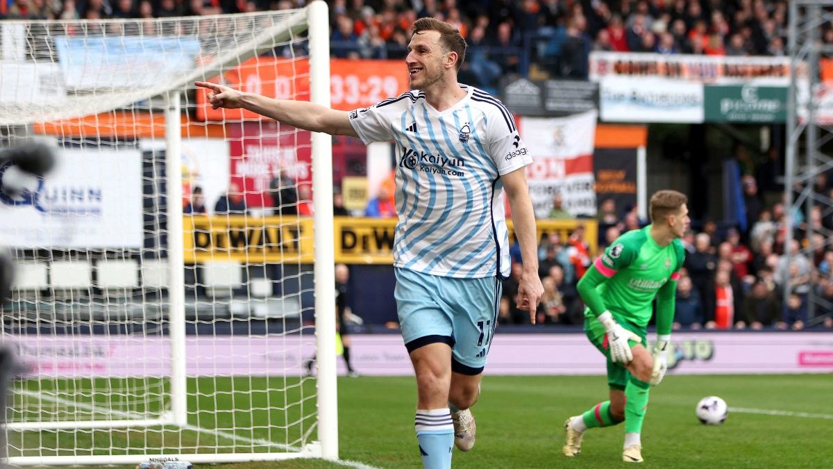 Nottingham Forest pushed to Premier League relegation zone after losing four points Nottingham Forest pushed to Premier League relegation zone after losing four points