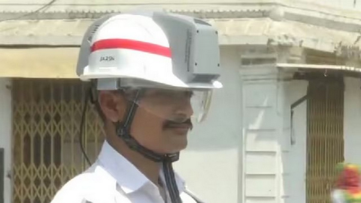 Indian traffic police get AC helmets: How do they work? Indian traffic police get AC helmets: How do they work?