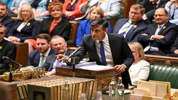 Is Rishi Sunak staring at a crushing electoral loss in the UK?
