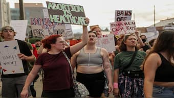 Abortion rights activist protests during a Pro Choice rally near the Tucson Federal Courthouse in Tucson, Arizona, 4 July 2022. AFP File Photo