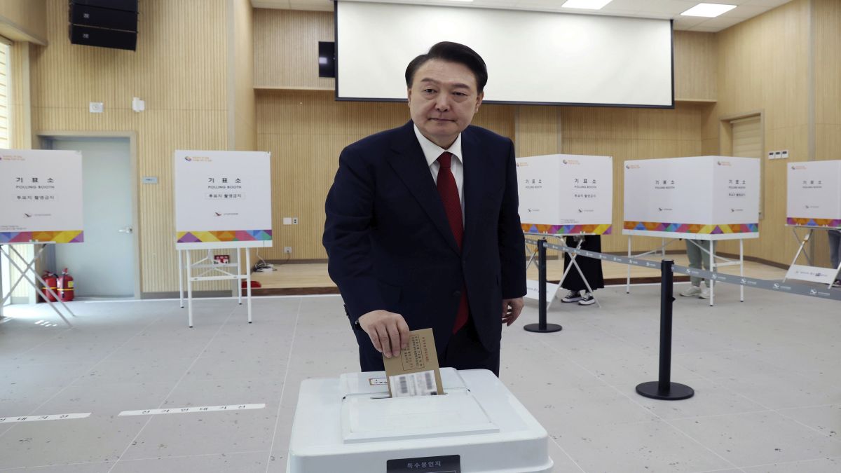 South Korean president Yoon Suk Yeol casts his early vote at a polling station in Busan, South Korea. AP South Korean president Yoon Suk Yeol casts his early vote at a polling station in Busan, South Korea. AP