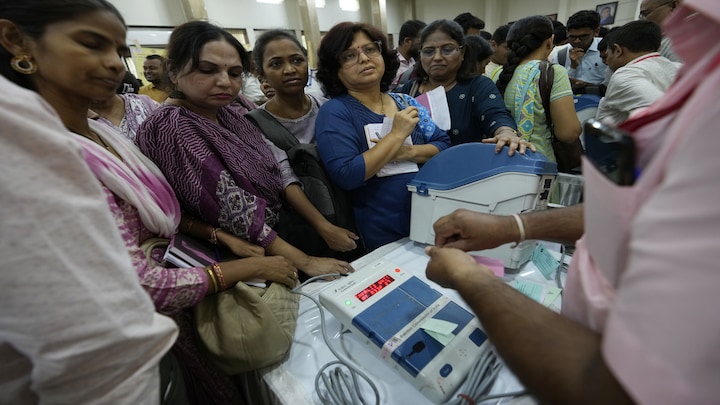 SC poses five questions to EC on EVM-VVPAT case, calls poll panel official to give clarification